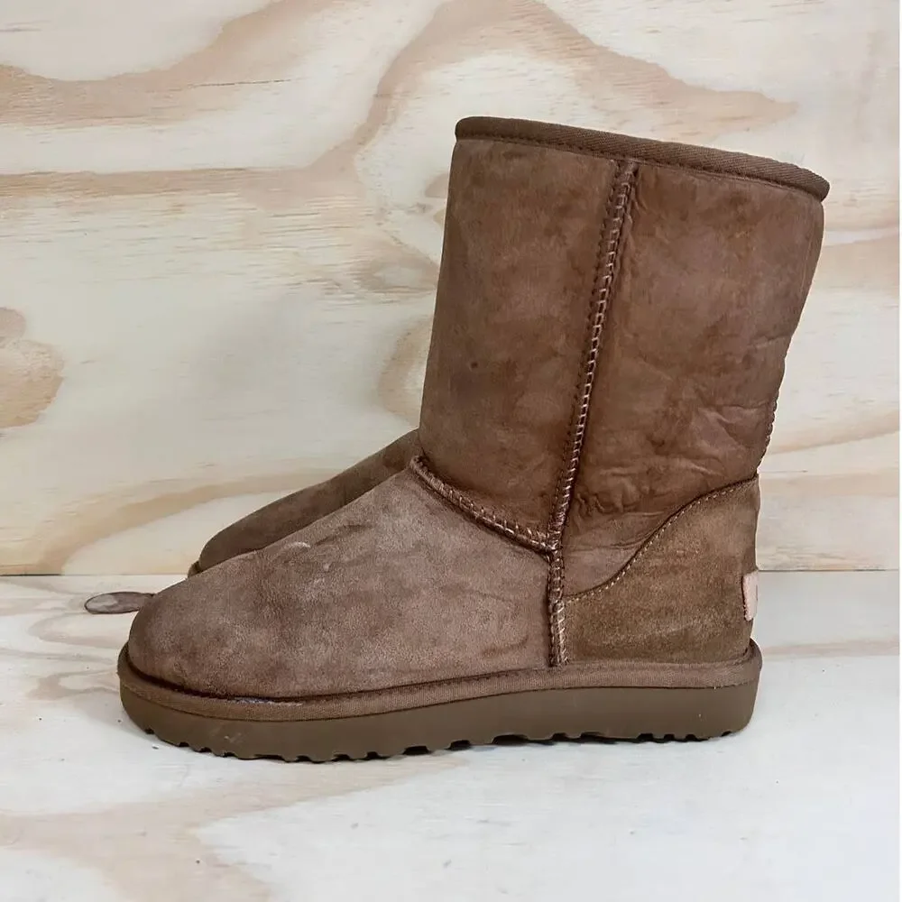 UGG - Classic Short II - Winter Boots - Brown - Women's - 8 - S/N 1016223
